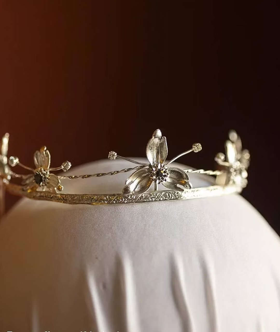 Tiara Capullo 01